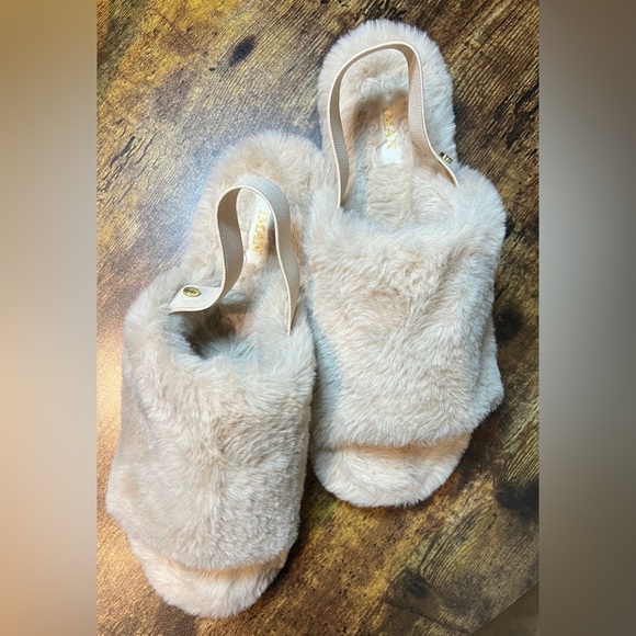 IMAN | Global Chic Faux Fur Slingback Slipper. Size: 11 - Picture 3 of 11
